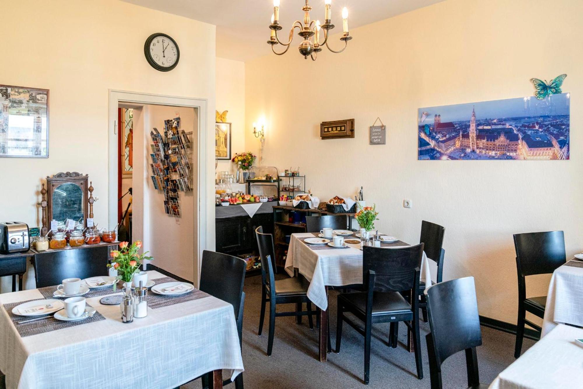 Hotel-Pension Am Siegestor Мюнхен Экстерьер фото