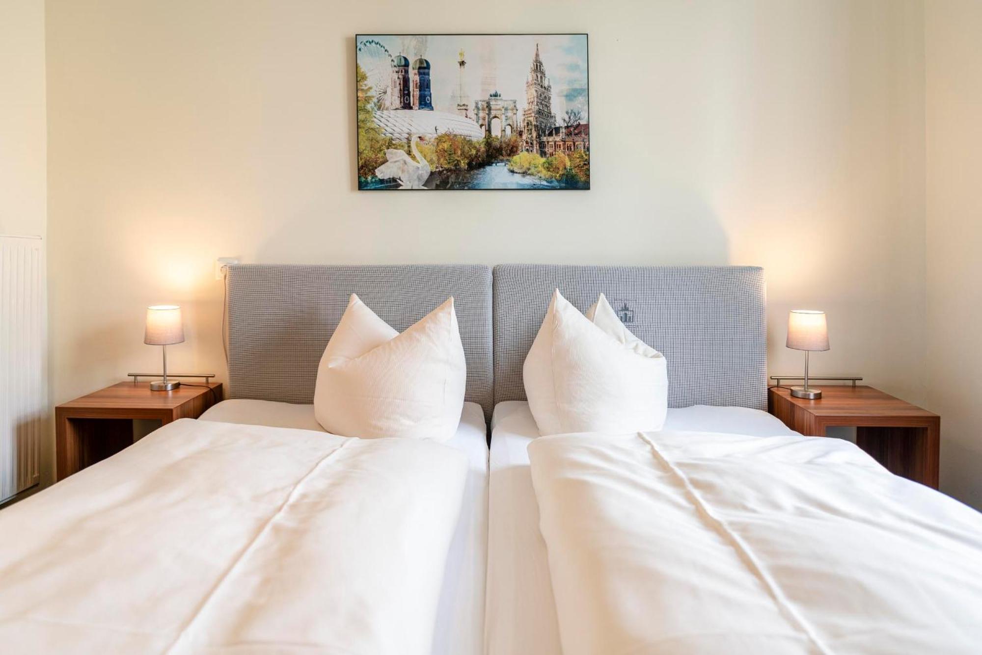 Hotel-Pension Am Siegestor Мюнхен Экстерьер фото