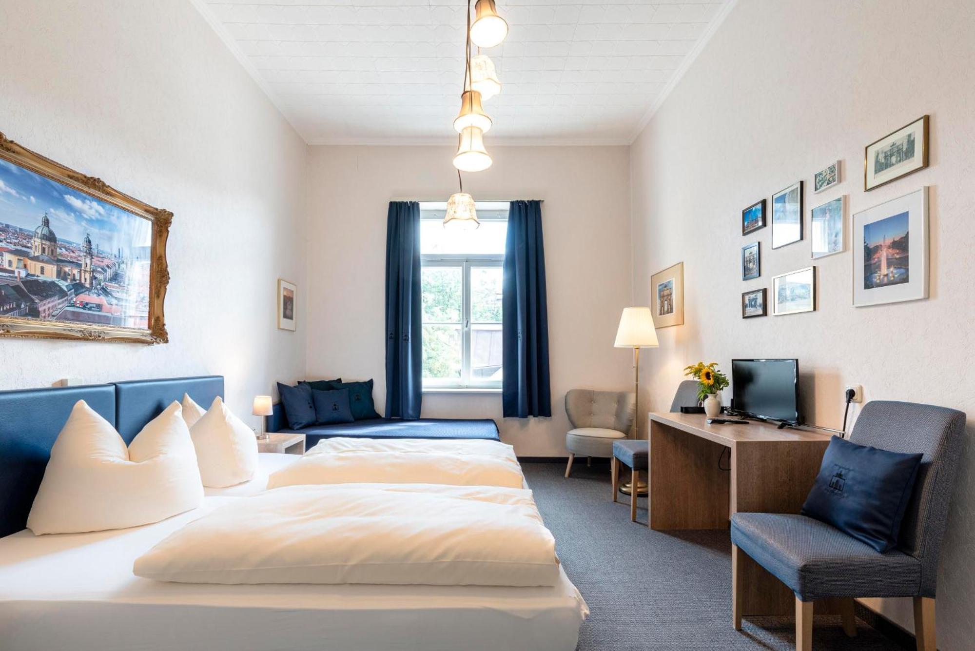 Hotel-Pension Am Siegestor Мюнхен Экстерьер фото