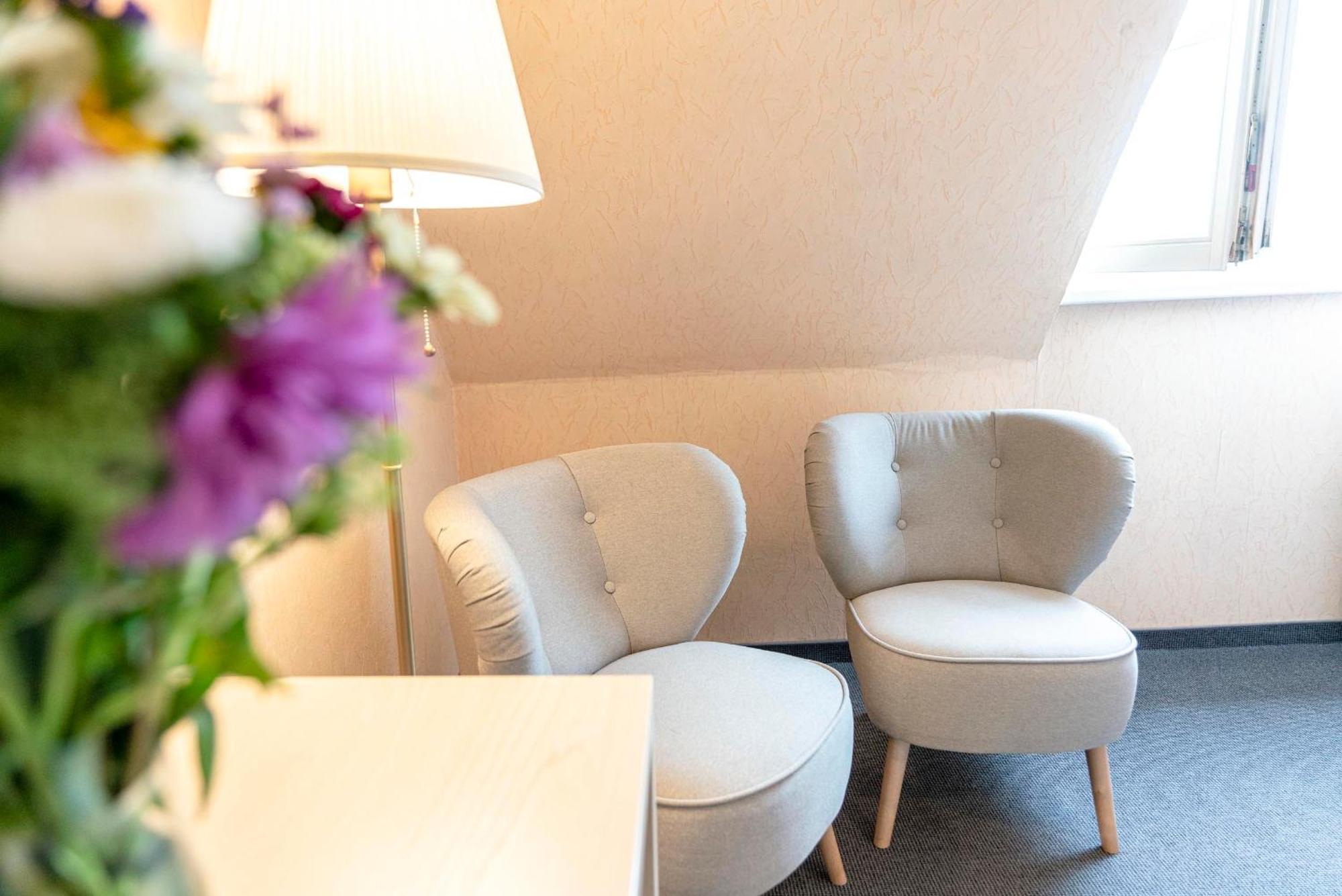 Hotel-Pension Am Siegestor Мюнхен Экстерьер фото